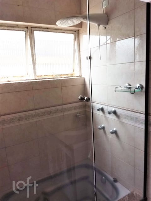 Image 33 - 224320